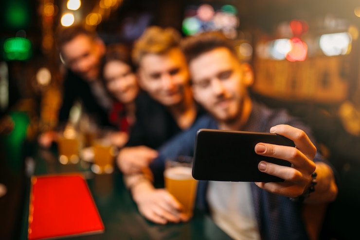 Menu utama dengan akses mudah untuk permainan sepak bola dan kasino di visa4d